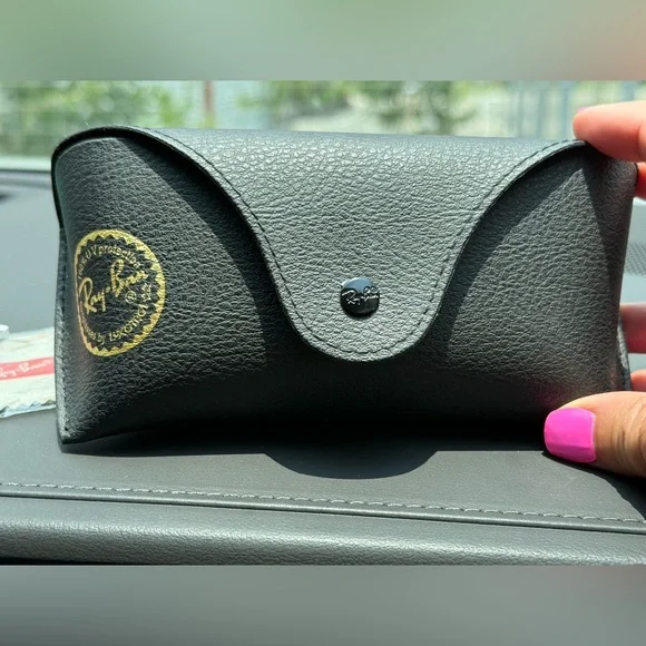 Ray-Ban Polarized Sunglasses with Case - Picture 6 of 6